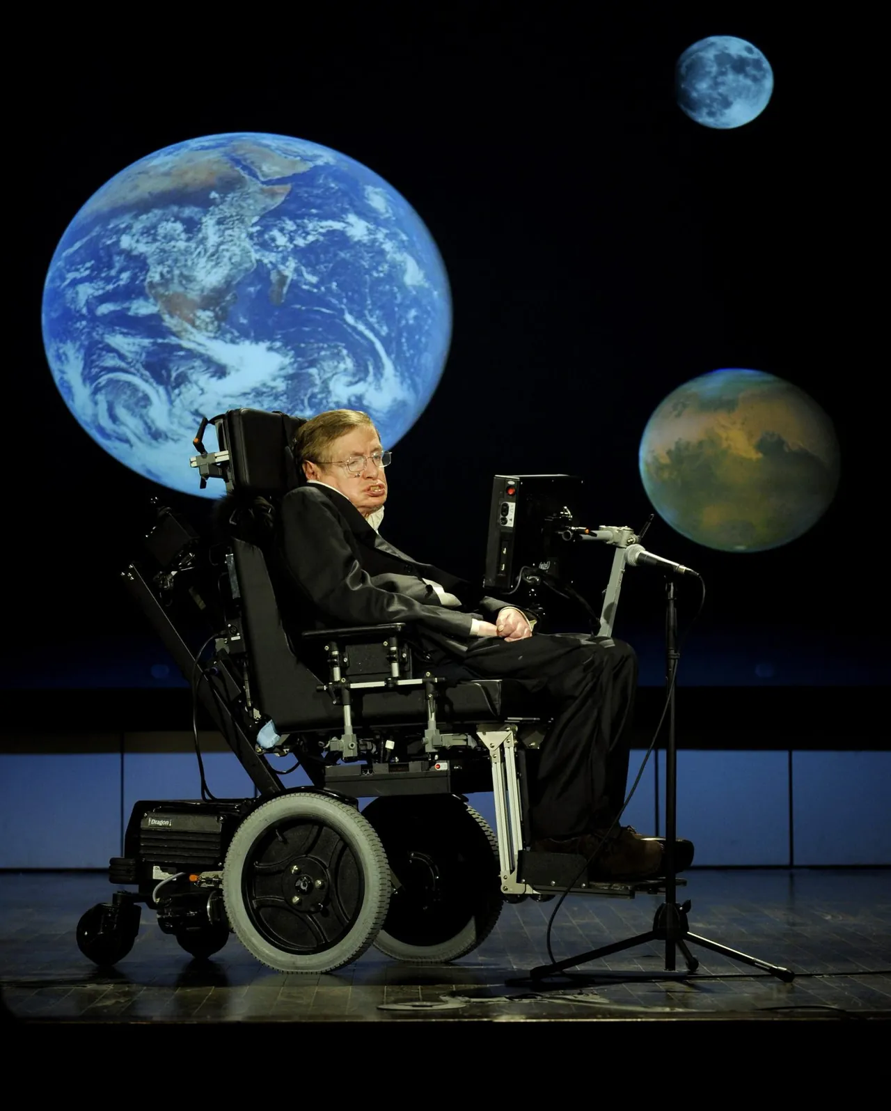 Stephen Hawking delivering a lecture at NASA, 2008